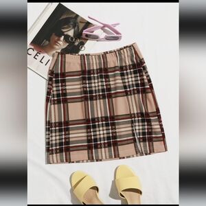 SHEIN plus tartan skirt